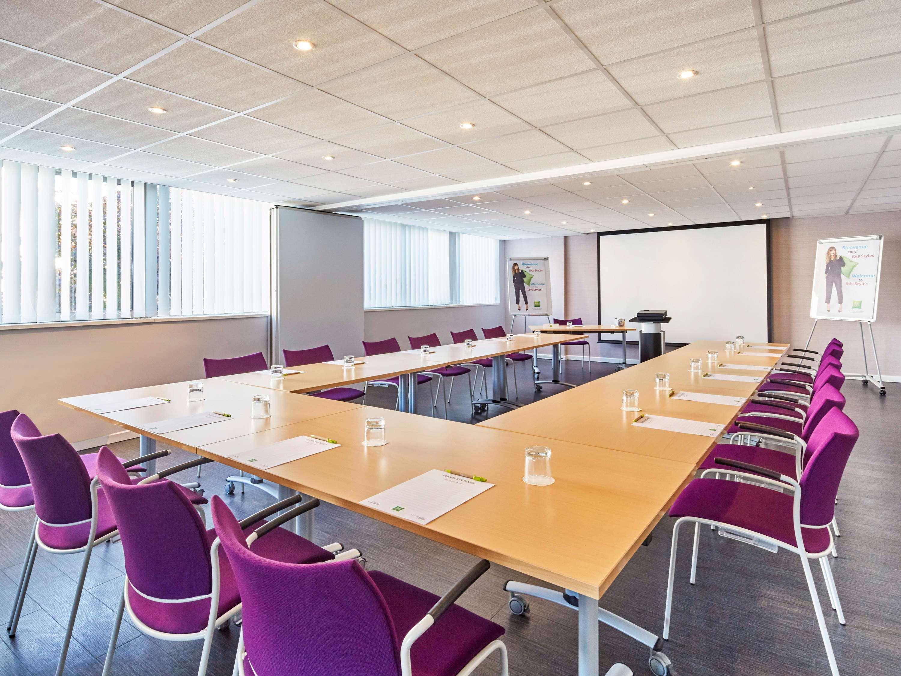 Hotel Ibis Styles Evry Lisses Esterno foto