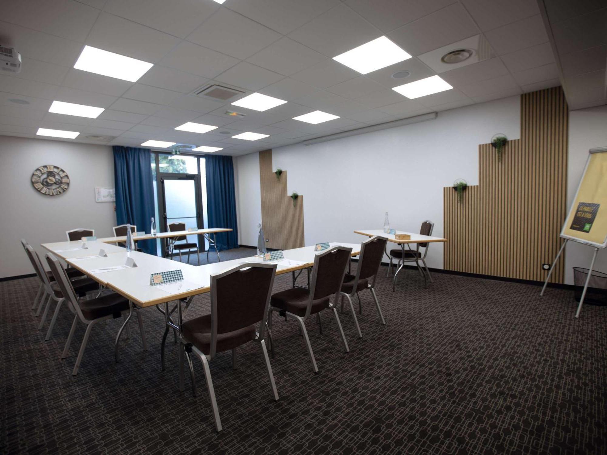 Hotel Ibis Styles Evry Lisses Esterno foto