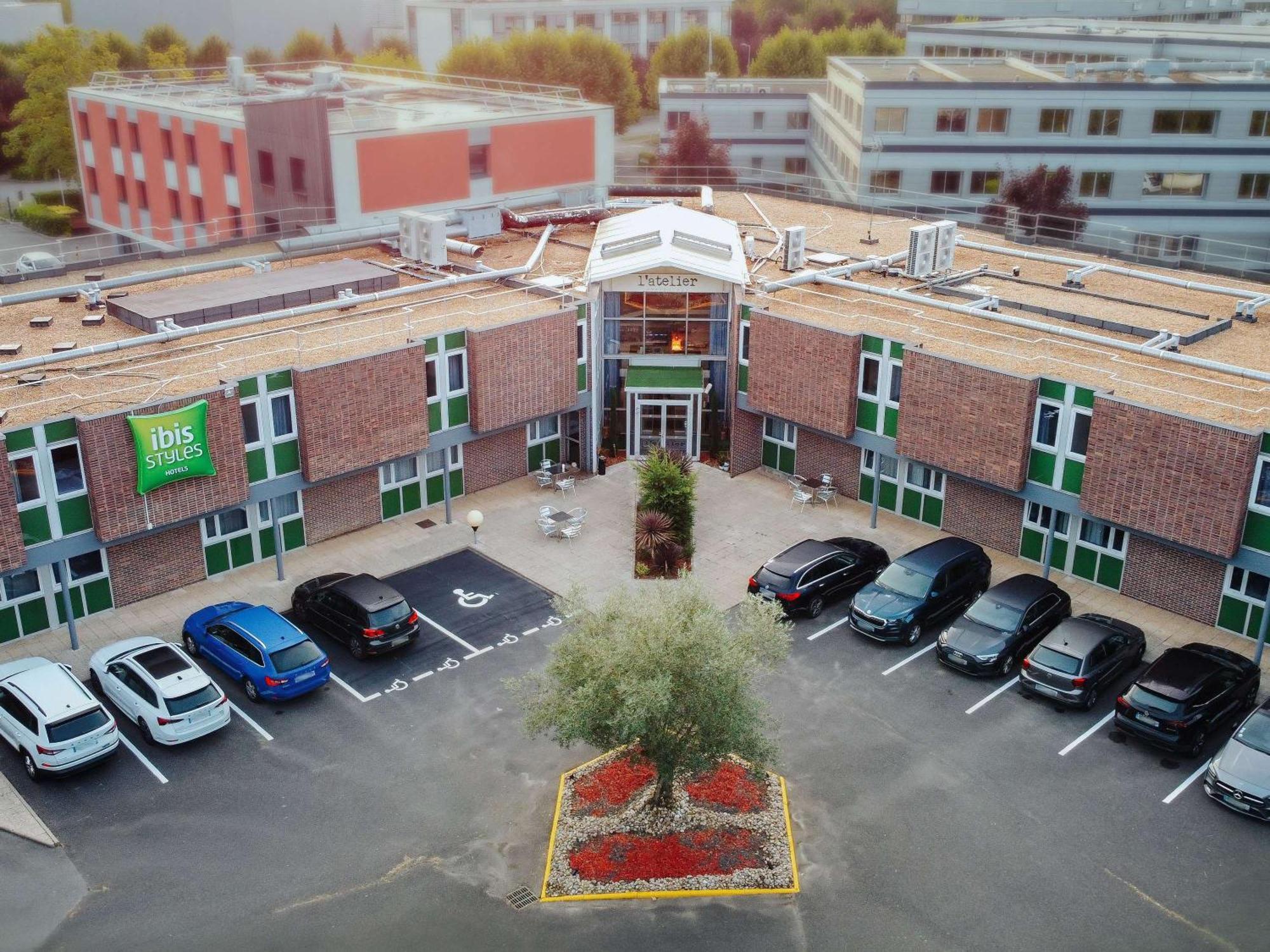 Hotel Ibis Styles Evry Lisses Esterno foto