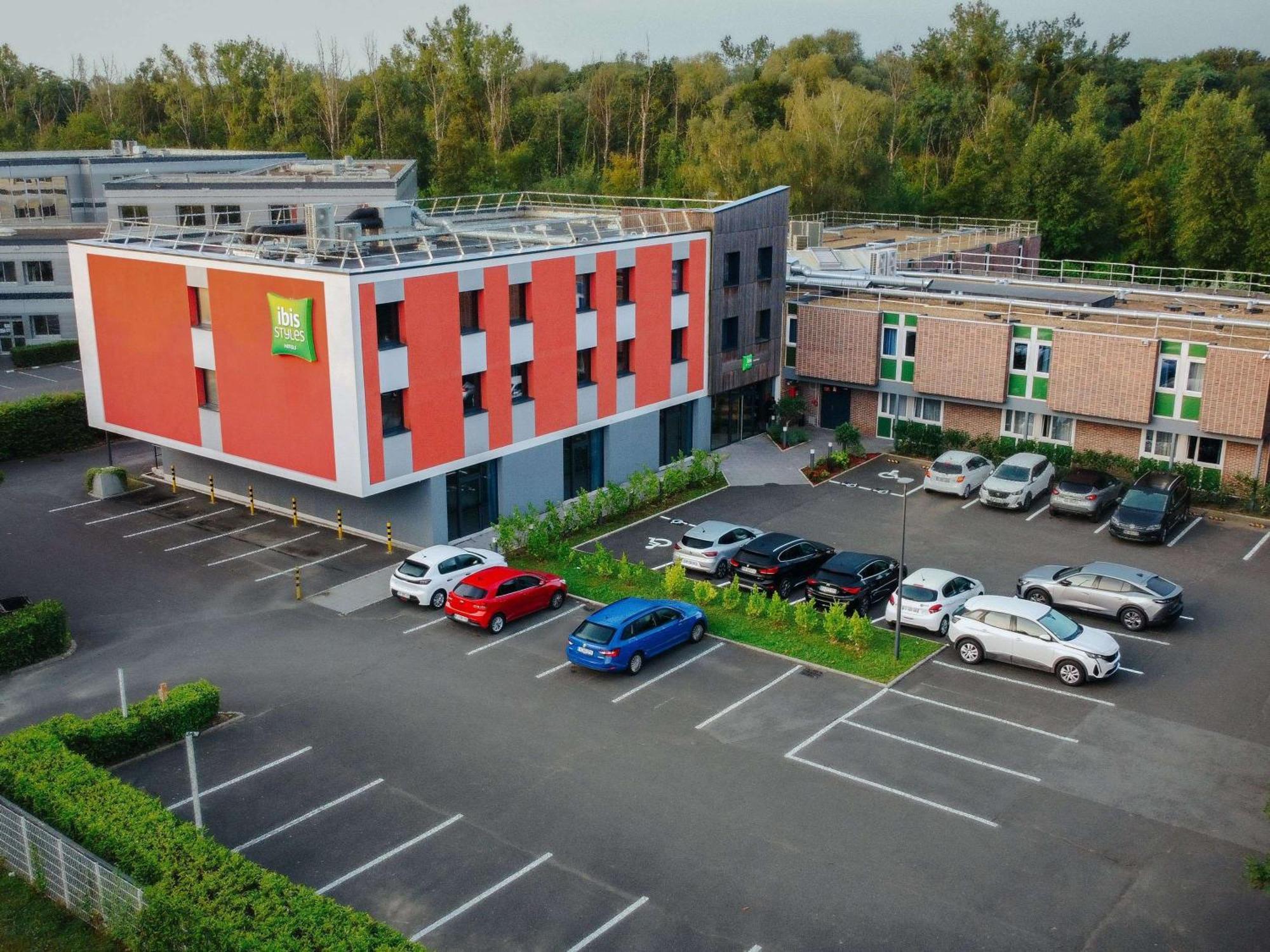 Hotel Ibis Styles Evry Lisses Esterno foto