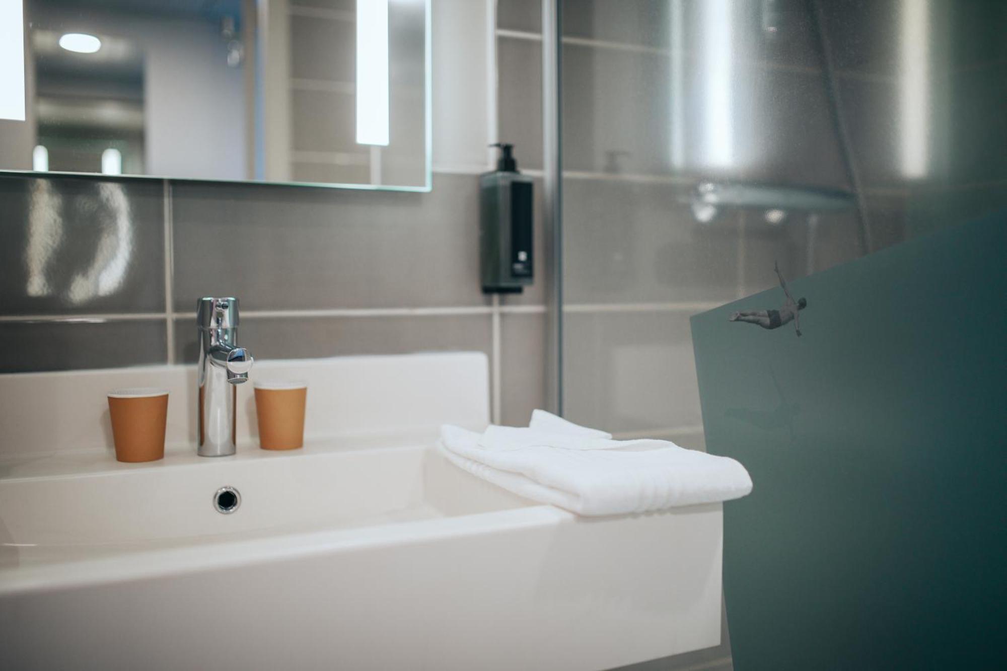 Hotel Ibis Styles Evry Lisses Esterno foto