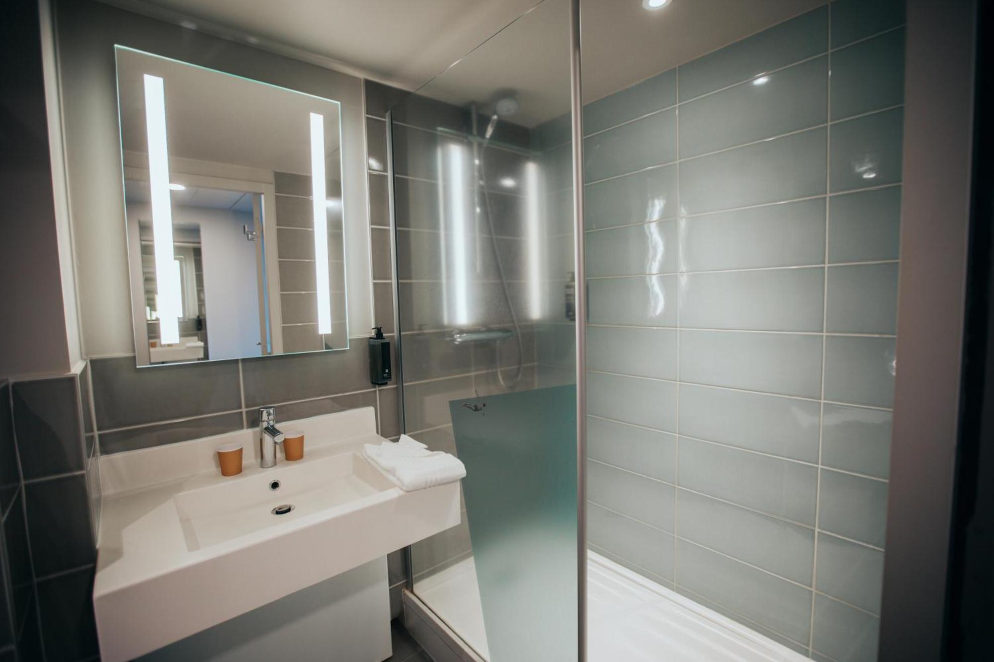 Hotel Ibis Styles Evry Lisses Esterno foto